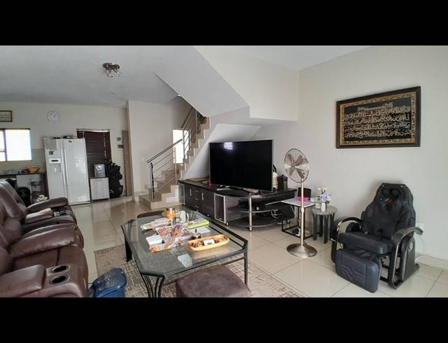 3 BEDROOM TOWNHOUSE FOR SALE IN ELDO LAKES ESTATE